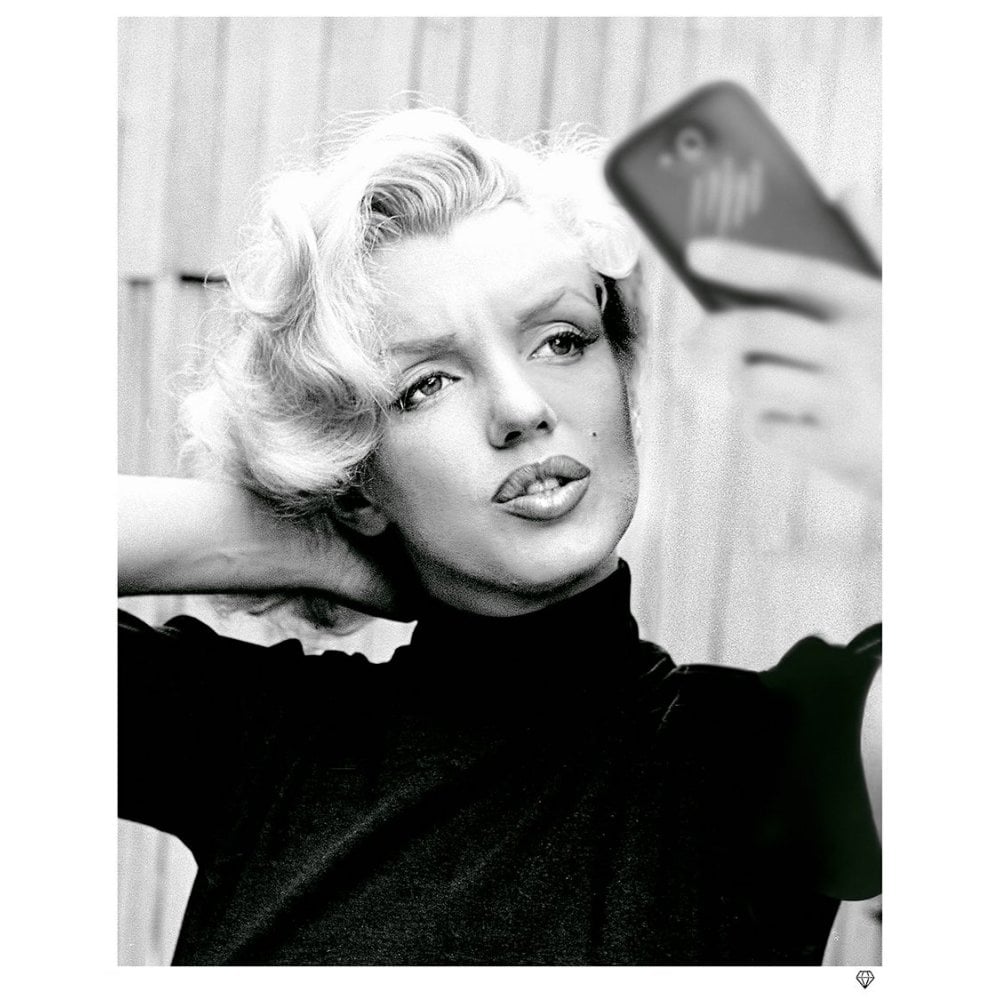 Monroe Selfie